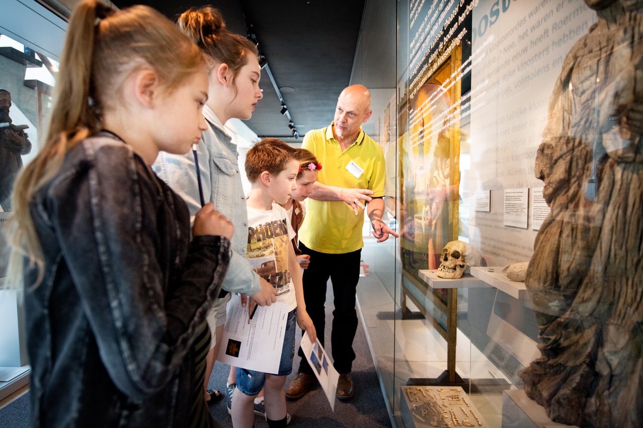 museum-historiehuis-roermond-rondleiding-scholen(foto-maartje-van-berkel).jpg